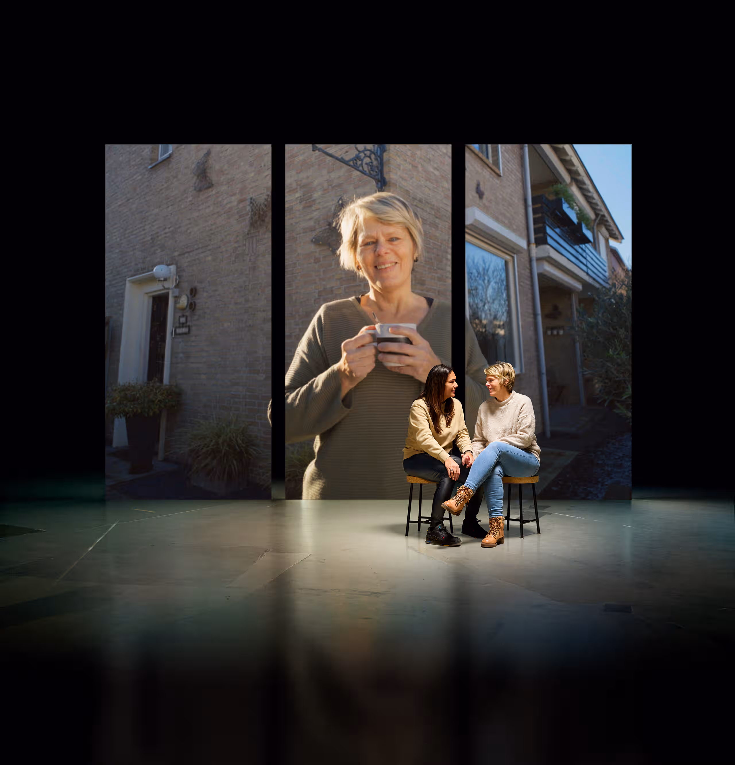 Amy (34) & Marion (66). Marion vertelt haar dochter Amy dat ze graag wil blijven wonen in haar huis.
